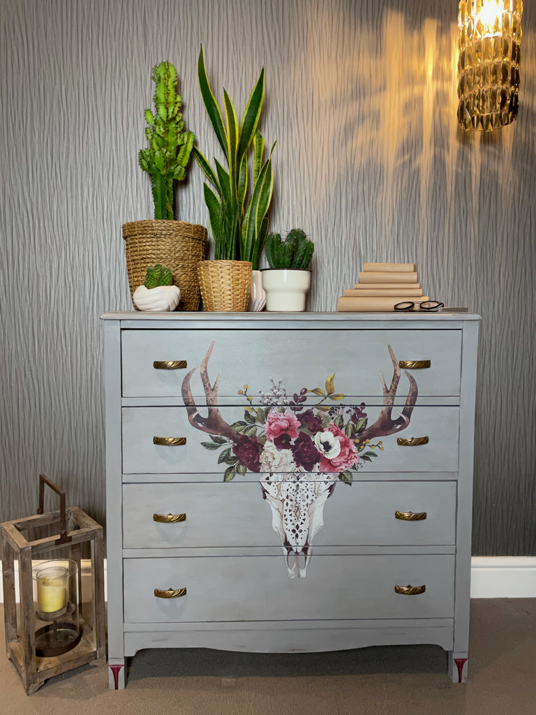 Vintage Chest of Drawers | 4 Drawer Dresser Vintage Chest of Drawers | 4 Drawer Dresser